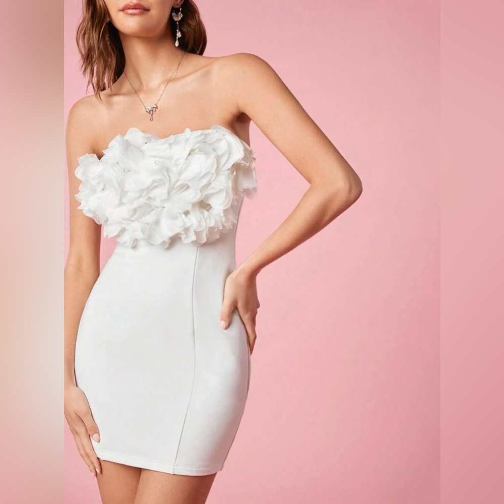 Women’s White strapless Short Dress